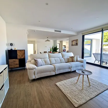 Sr Canada 3bdr Private Pool *