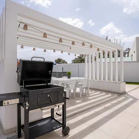 Sr Canada 3bdr Private Pool *