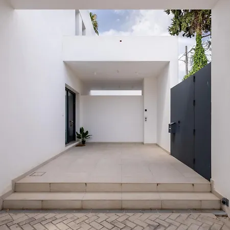 Sr Canada 3bdr Private Pool